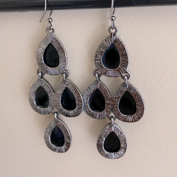 Crystal chandelier earrings. - Picture 2 of 3